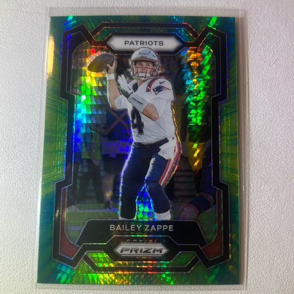 2023 Panini Prizm Hyper Prizm #200 Bailey Zappe number 061/175 Mint - Picture 1 of 3